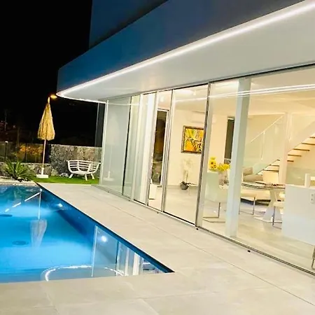 Luxury - New Building With Panoramic Sea View فيلة *